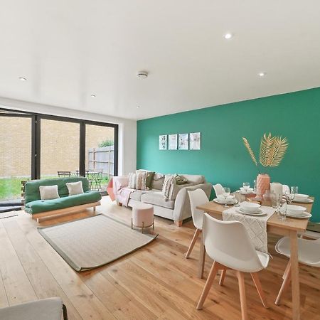 Lovely 4 Bed With Ensuite Free Wifi Off Street Parking In Sutton Morden  Exterior photo