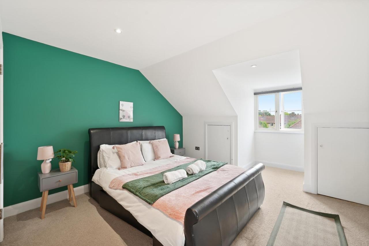 Lovely 4 Bed With Ensuite Free Wifi Off Street Parking In Sutton Morden  Exterior photo